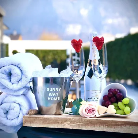 Bed & Breakfast Sunny Way & *