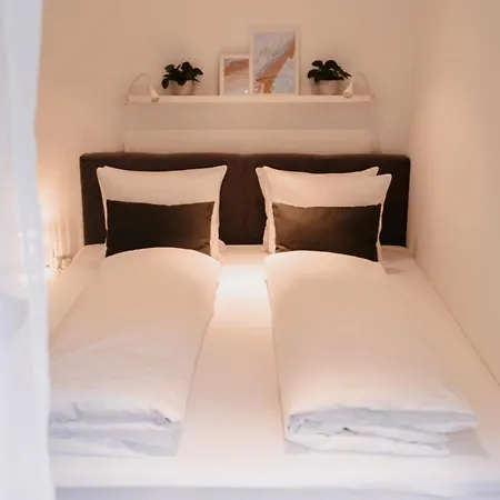 Bed & Breakfast Sunny Way & *